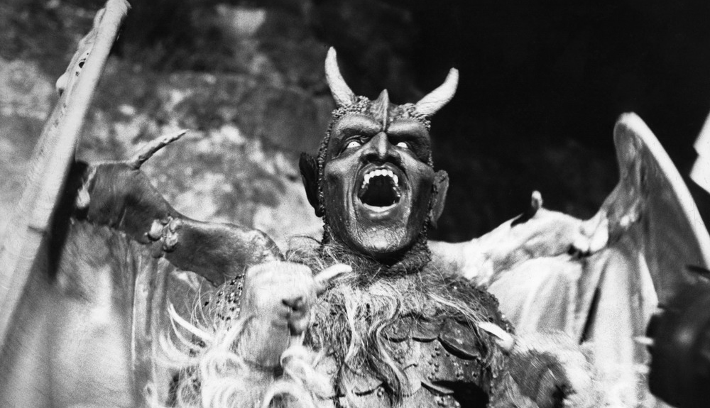 On-set shot of Bernie Casey as the lead gargoyle