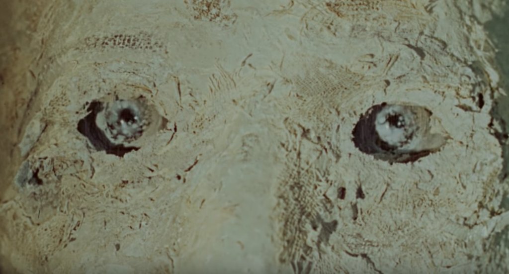 Jeeeez... this close-up model of the mummy opening its eyes ain't very good!