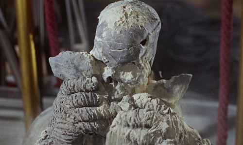 The film has a decent crumbling-to-dust scene