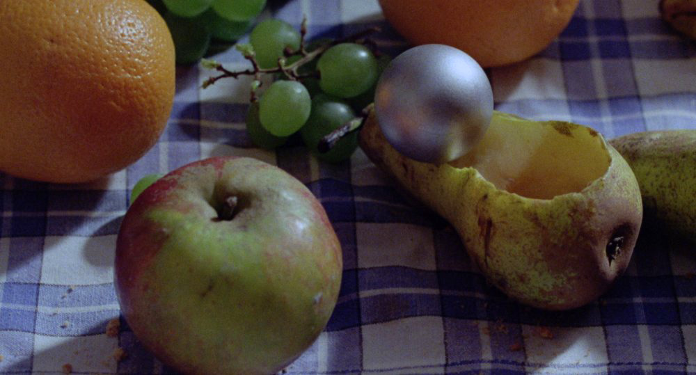 Barry Leith animated sequences such as when Glitterball eats some fruit