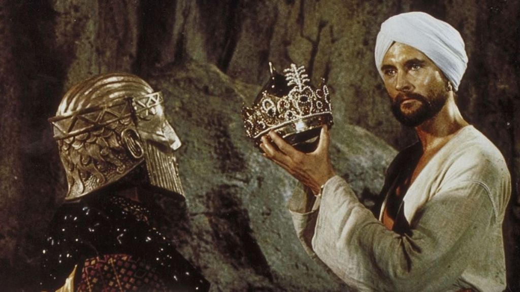 Sinbad offers the Vizier a crown of untold riches