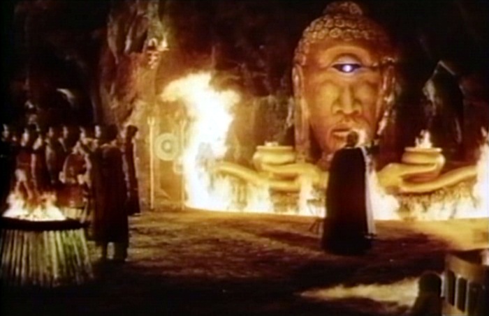 The cool main set with the huge head of the Salmacian goddess