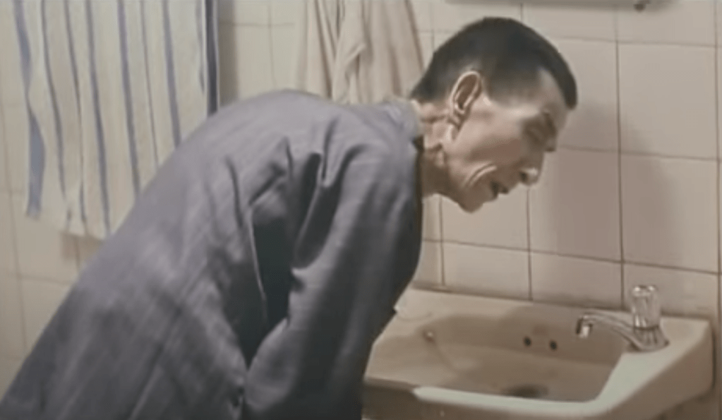 As well as the blue-robed ghost of Cho Yan Mei, the spectres of other dead people are seen...