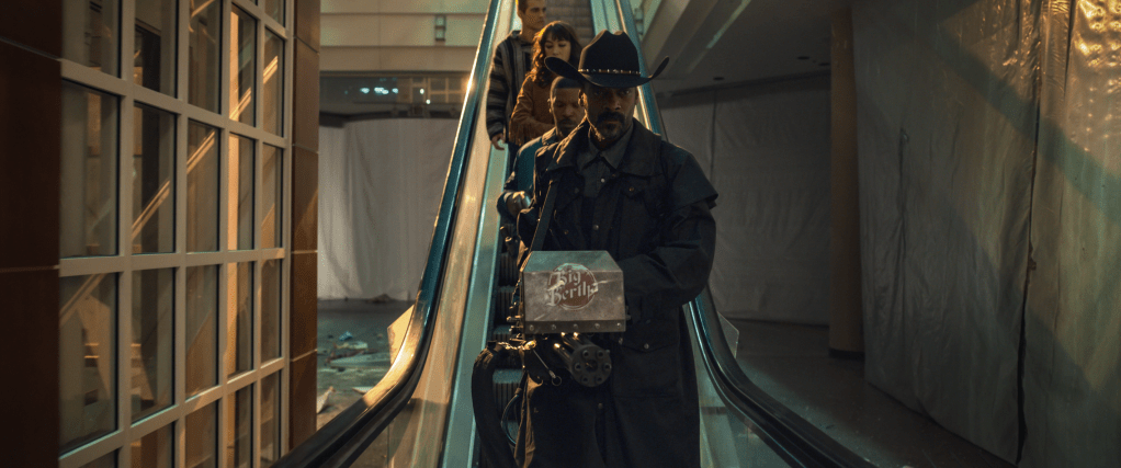 Snoop with 'Big Bertha'