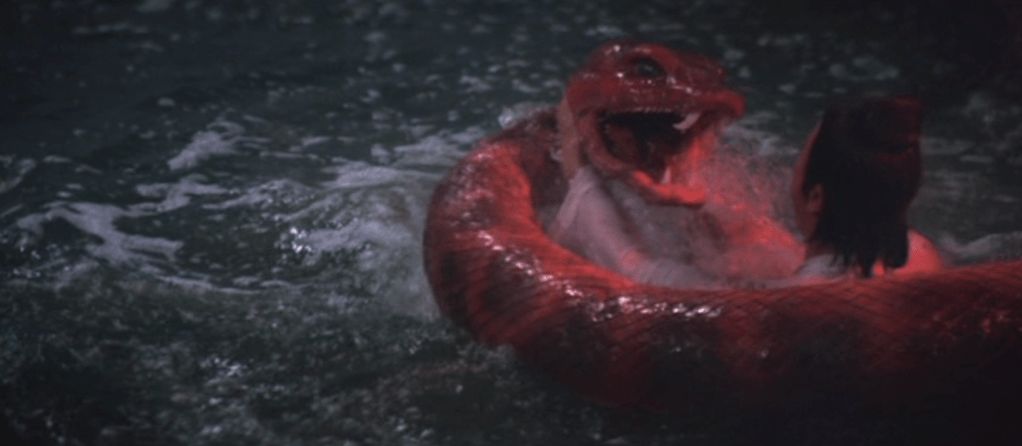 Tuan Yu battles the snake in the water!