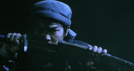 There's a blue-eyed 'Jawa'-demon behind you!