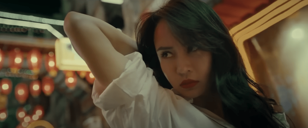 You don't want this woman to smash you with her elbow