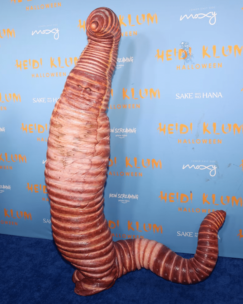 Here's the gobsmacking costume, built by Prosthetic Renaissance Inc., on the night of the event!