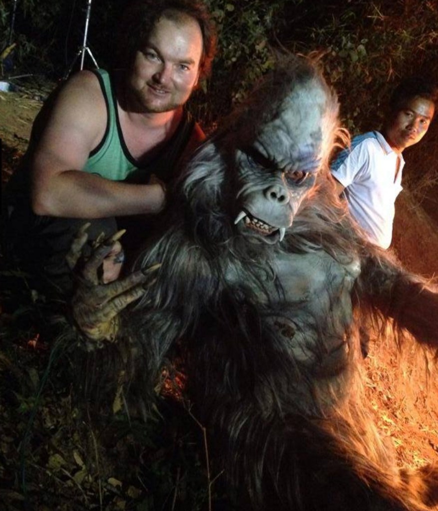 Above: the two pics of the man-ape show that he kind of resembled a 'bigfoot'