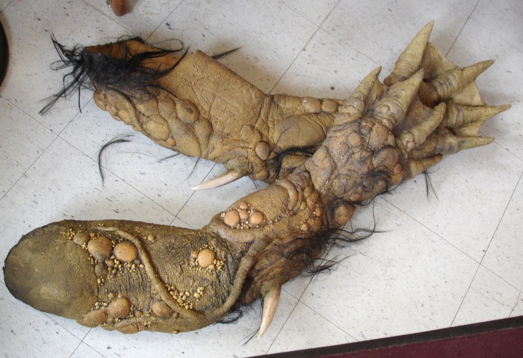 The revamped arms, ready to be used for Yug-Ommog