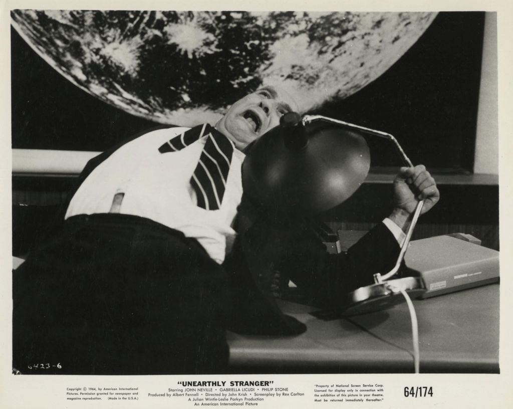 Warren Mitchel plays Professor Munroe