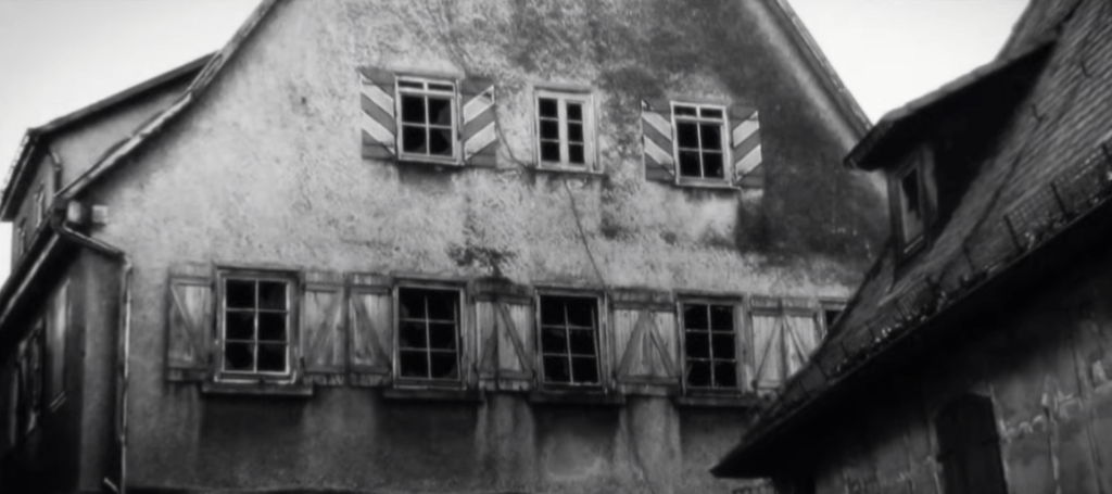 The film is mainly shot in b&w...