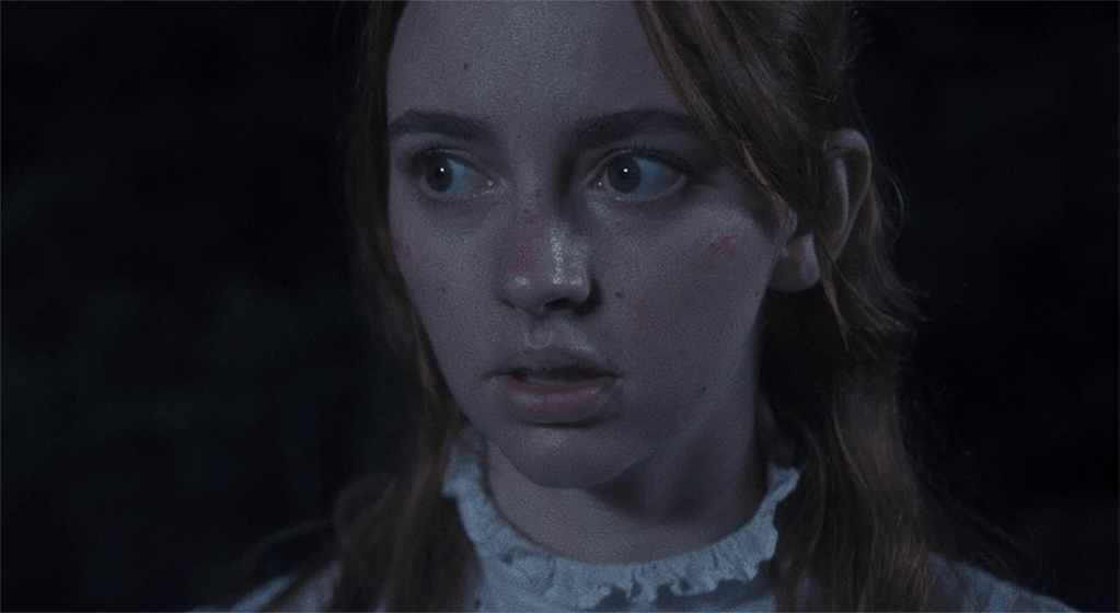 Natasha Bassett plays Pearl